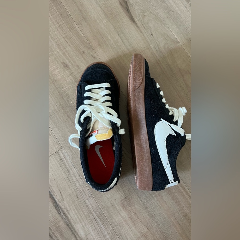 ✨NEW WITHOUT TAGS✨ nike blazer low, black suede, women’s 7.5